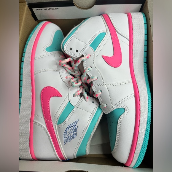 Jordan 1 Mid White Pink Green Soar (GS) 🍬 - Picture 6 of 16